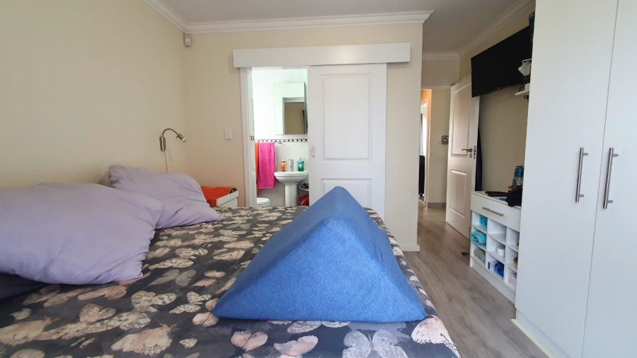 3 Bedroom Property for Sale in Dana Bay Western Cape